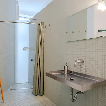 Spacious In Kreuzberg Apartament