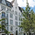 Апартаменты Spacious In Kreuzberg *