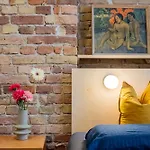 Апартаменты Spacious In Kreuzberg